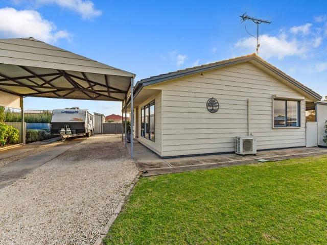 Beautifully Presented Great Location!