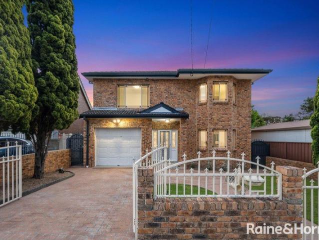 Beautifully Presented Double Brick Residence in Highly Convenient Location