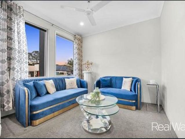 Beautifully presented double storey family home rent for 6 months