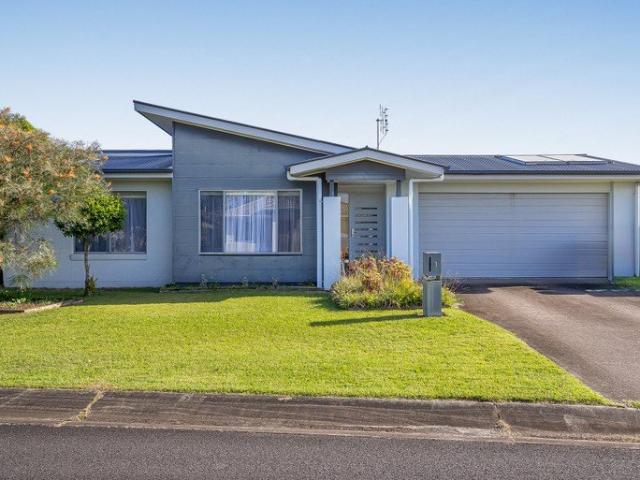 Beautifully Presented Duplex in Ferngrove Estate