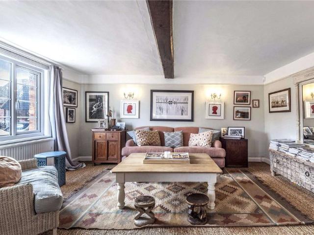 Beautifully presented four bedroom family home