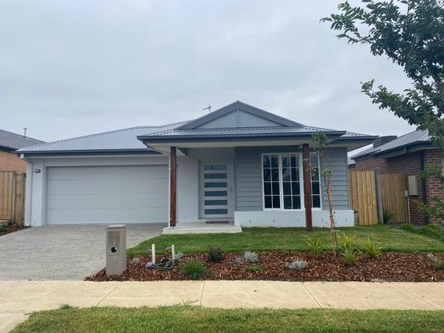 Beautifully presented four bedroom home with two living areas!