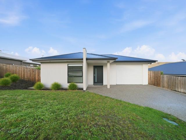 Beautifully Presented Four Bedroom Rental in New Norfolk