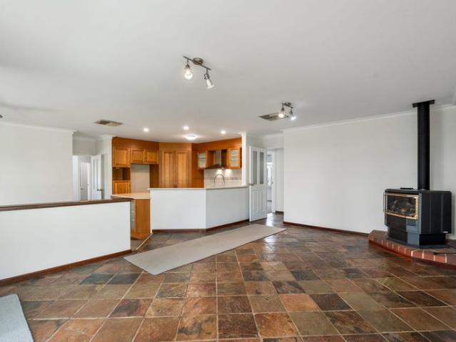 Beautifully Presented Family Home!