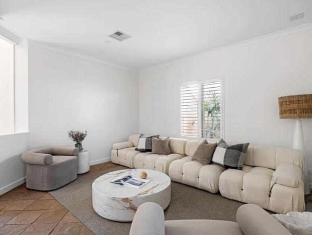 Beautifully Presented Family Home in a Prime Coastal Location