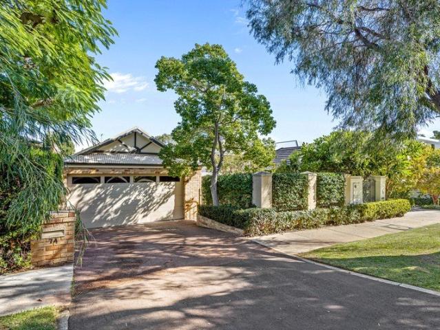 Beautifully Presented Family Home in a Prime Coastal Location