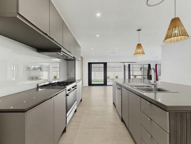 Beautifully Presented Family Home in Prime North Lakes Location!