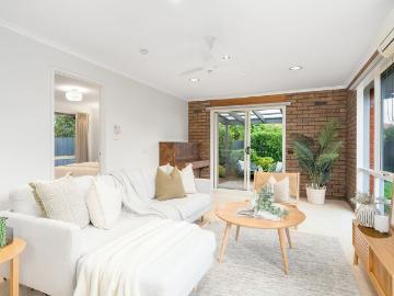 Beautifully Presented Family Home in Quiet Court