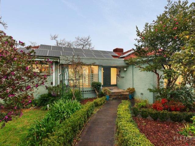 Beautifully Presented Family Home on 782 sq m Approx