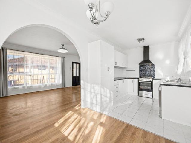 Beautifully Presented Family Home Perfect Position