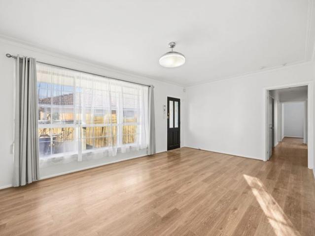 Beautifully Presented Family Home Perfect Position