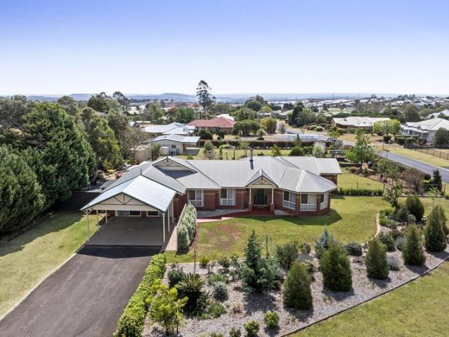 Beautifully Presented Family Home with Exceptional Space, Comfort & Lifestyle