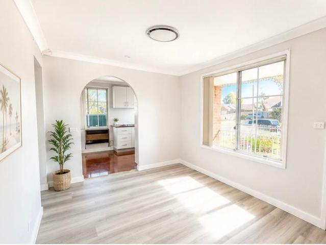 Beautifully Presented Family Home with Fresh Updates! WATER INCLUDED!