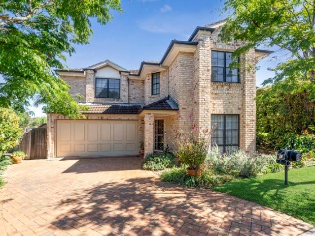 BEAUTIFULLY PRESENTED FAMILY HOME WITH SEAMLESS INDOOR OUTDOOR LIVING