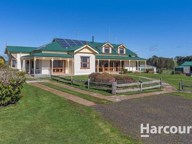 Beautifully Presented Federation Style Home and Lifestyle Property in Prime Rural Location