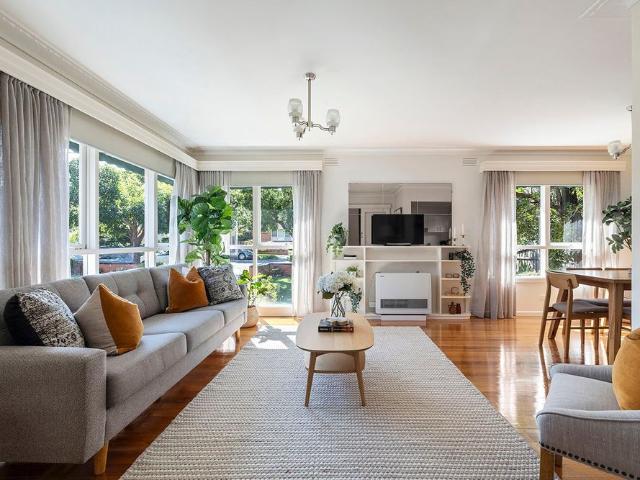 Beautifully Presented & Filled with Natural Light