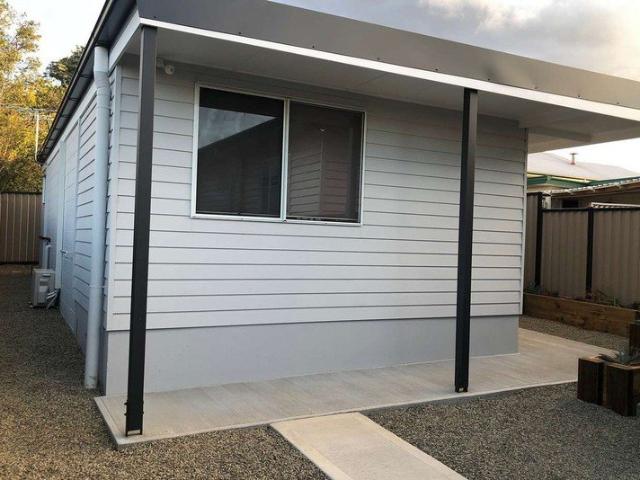 Beautifully presented Freestanding 1 Bedroom Unit