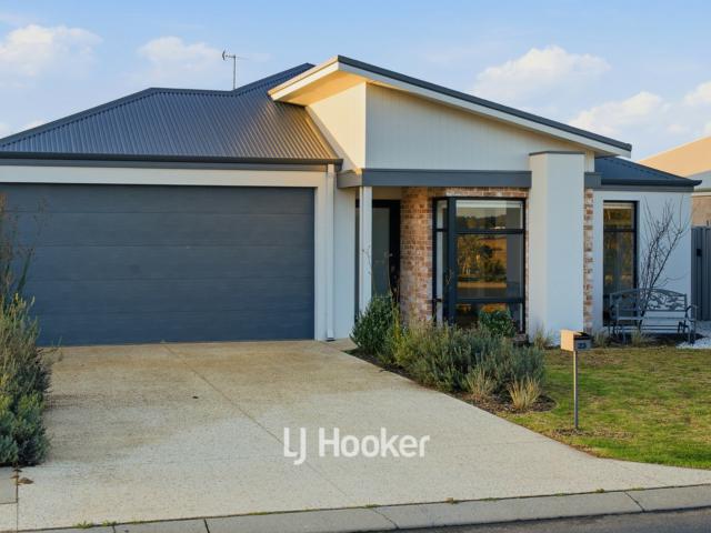 Beautifully Presented Furnished Home in Sought After Geographe