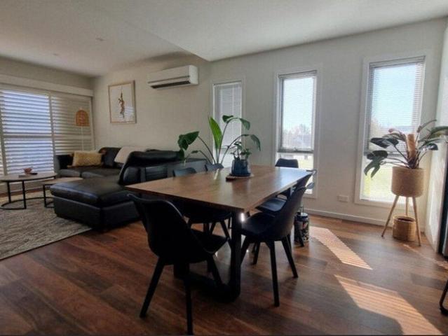 Beautifully Presented Furnished Townhouse 12 Month Lease Available