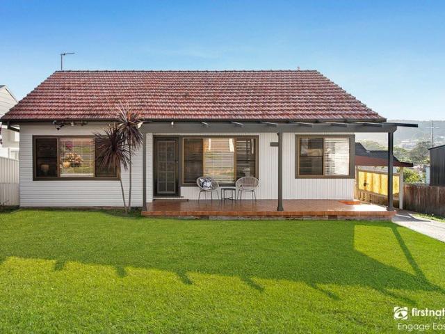 Beautifully Presented Home with Distant Lake Views