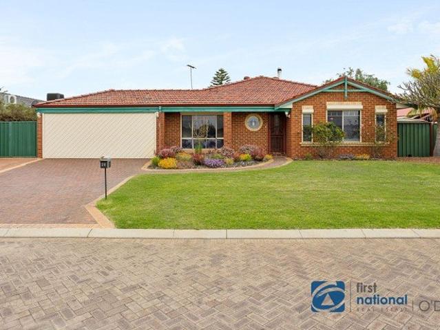 Beautifully Presented Home with Poolside Living!