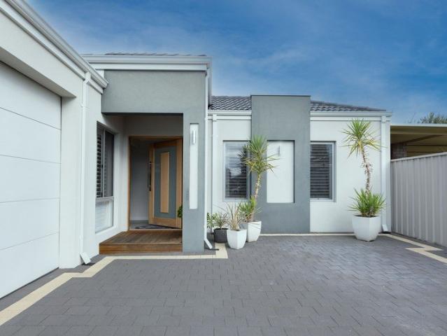 BEAUTIFULLY PRESENTED HOME WITH STYLISH INDOOR OUTDOOR LIVING