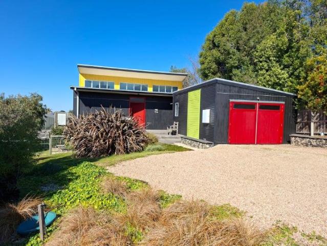 Beautifully Presented Home in Peaceful, Sought After Location in Wy Yung