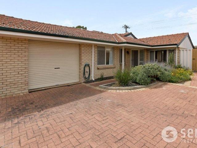 Beautifully Presented Over 55s Villa in Peaceful Complex