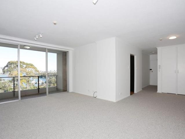 Beautifully presented LOVELY HARBOUR VIEWS