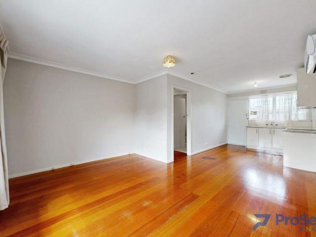 Beautifully presented, low maintenance residence