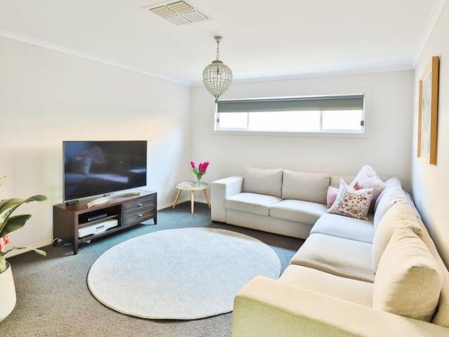 BEAUTIFULLY PRESENTED, MODERN HOME