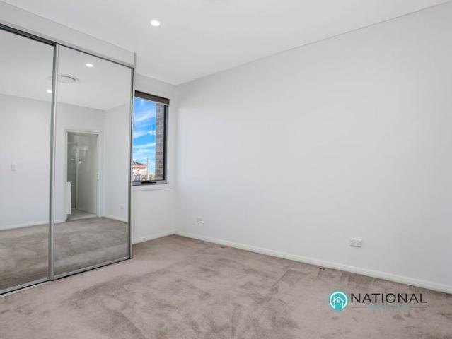 Beautifully Presented Modern Townhouse