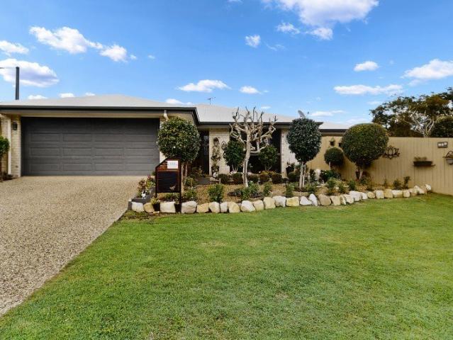 Delightful Modern Home & Excellent Location in Quiet Locale