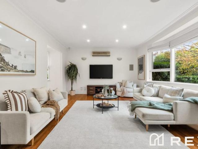 BEAUTIFULLY PRESENTED NORTHSIDE BERWICK HOME WITH EXCEPTIONAL OUTDOOR ENTERTAINING