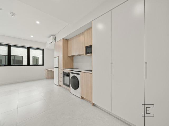 Beautifully presented studio apartments in ultra convenient location Welcome to 6 Gladys Avenue, Frenchs Forest!