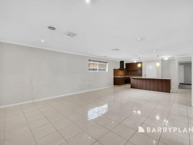 Beautifully Presented Park Facing Family Home Close to Everything