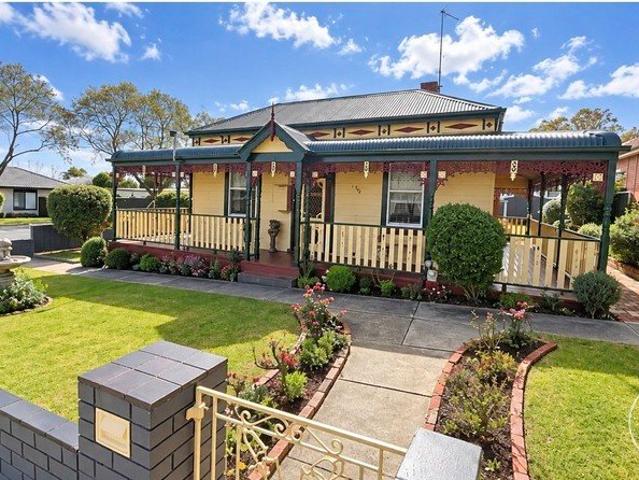 BEAUTIFULLY PRESENTED PERIOD HOME | MOVE IN AND ENJOY