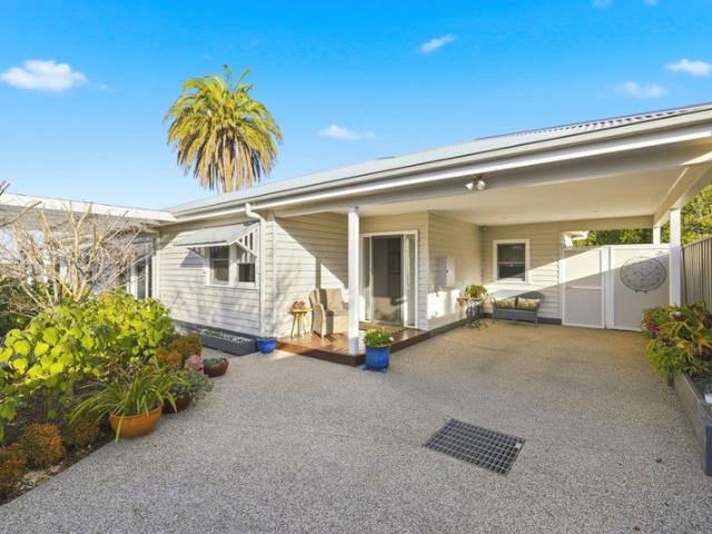 Beautifully Presented, Premium Living in an Ideal Central Location