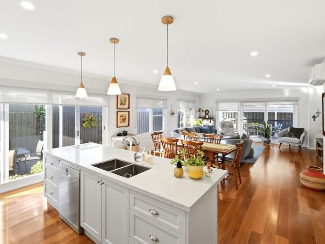 Beautifully Presented, Premium Living in an Ideal Central Location