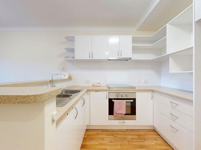 Beautifully presented, Prime location, ground floor apartment! A Must see!'