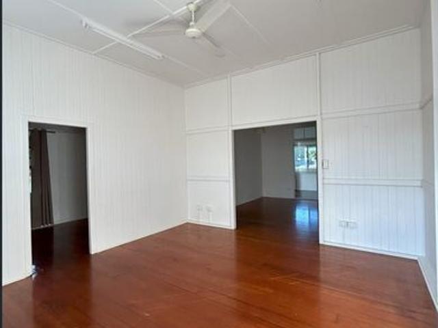 Beautifully Presented Queenslander Convenience Meets Character