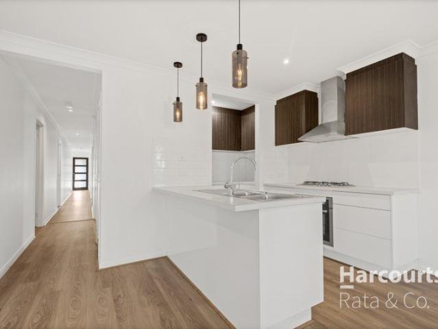 Beautifully Presented & Ready to Impress in Prime Location!