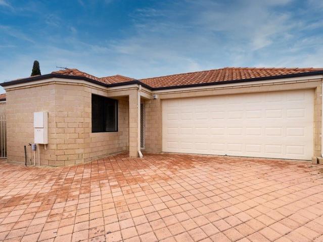 Beautifully Presented Villa Offering Privacy & Convenience!