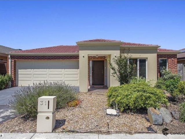 Beautifully Presented Williams Landing Family Home