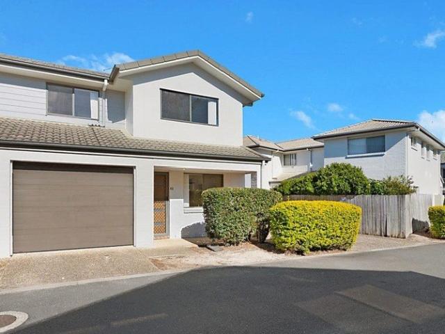 Beautifully Presented Town Home