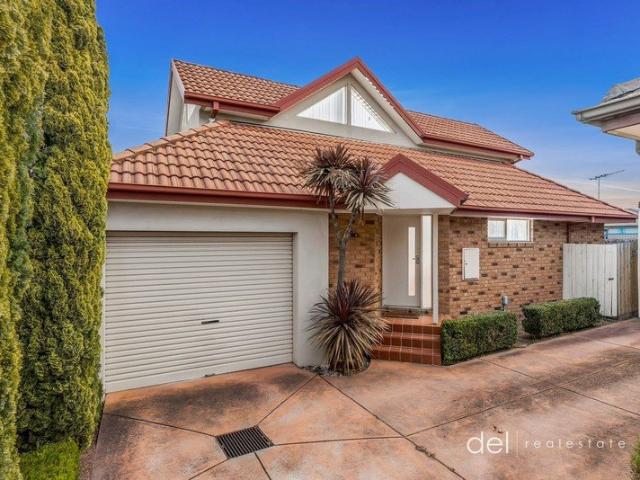 Beautifully Presented Townhouse with No Body Corporate