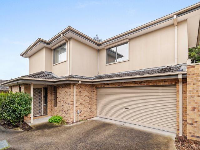 Beautifully Presented Three Bedroom Town House