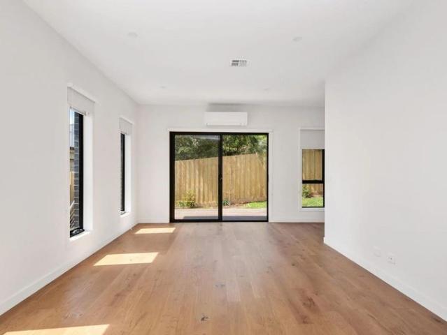 Beautifully Presented Three Bedroom Townhouse