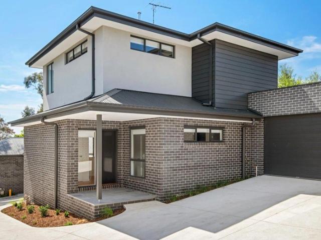 Beautifully Presented Three Bedroom Townhouse