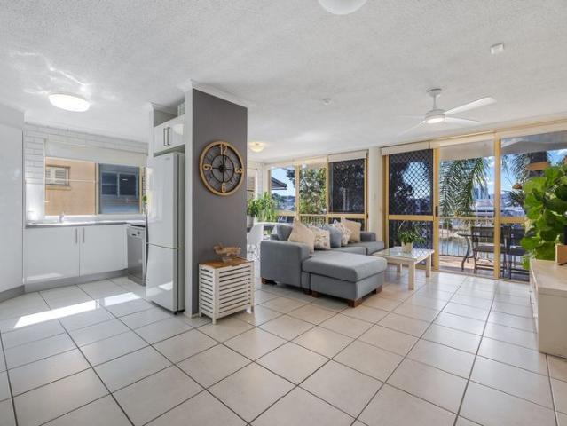 Beautifully Presented Three Bedroom Apartment in the Heart of Mooloolaba
